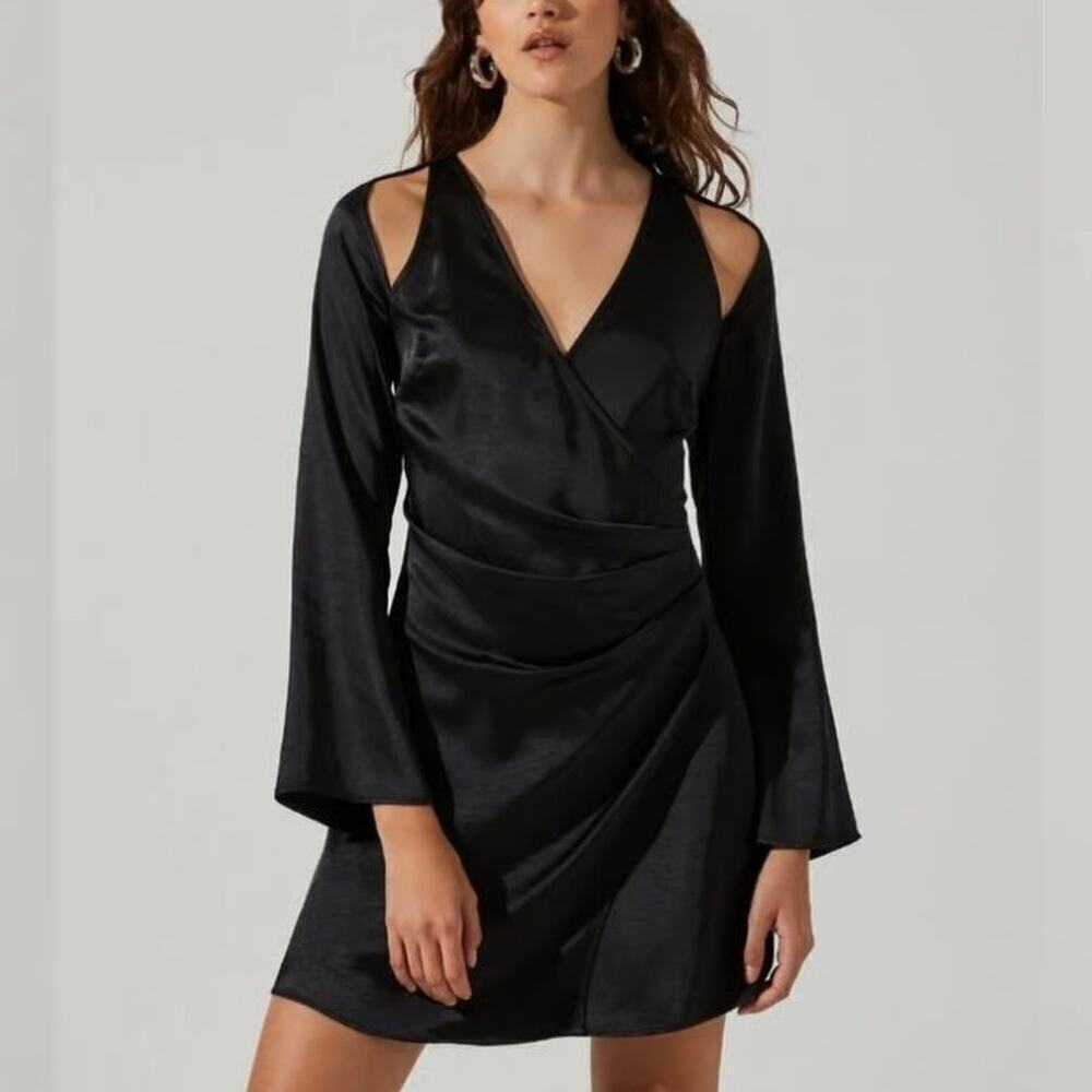 ASTR The Label Satin Dress Long Sleeve Shoulder Cutout Draped Mini Black Medium